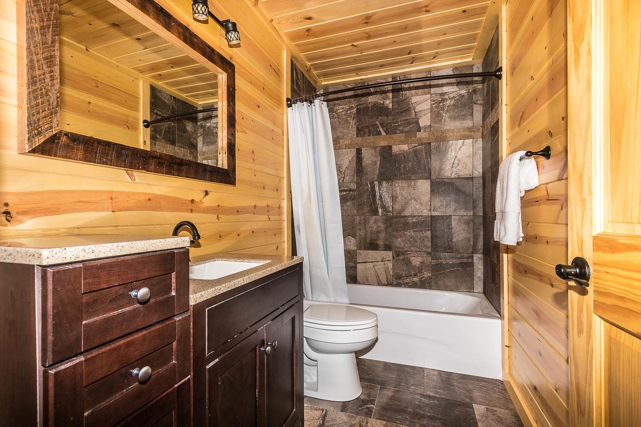 Hocking Hills Cabins & Resort Foxfire Logan Kültér fotó